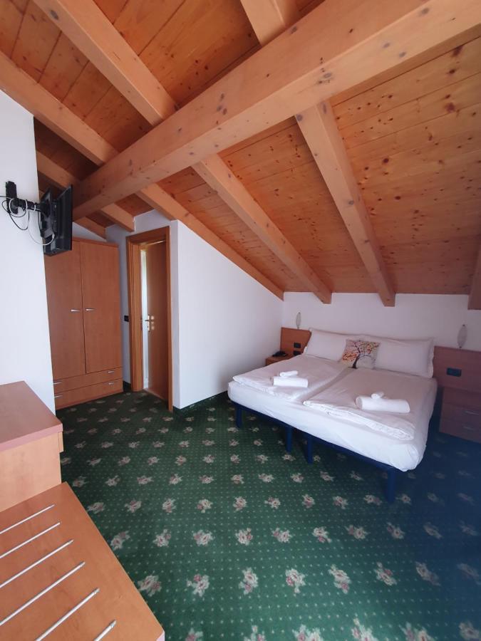 Hotel Pezzotti Пеллиццано Экстерьер фото