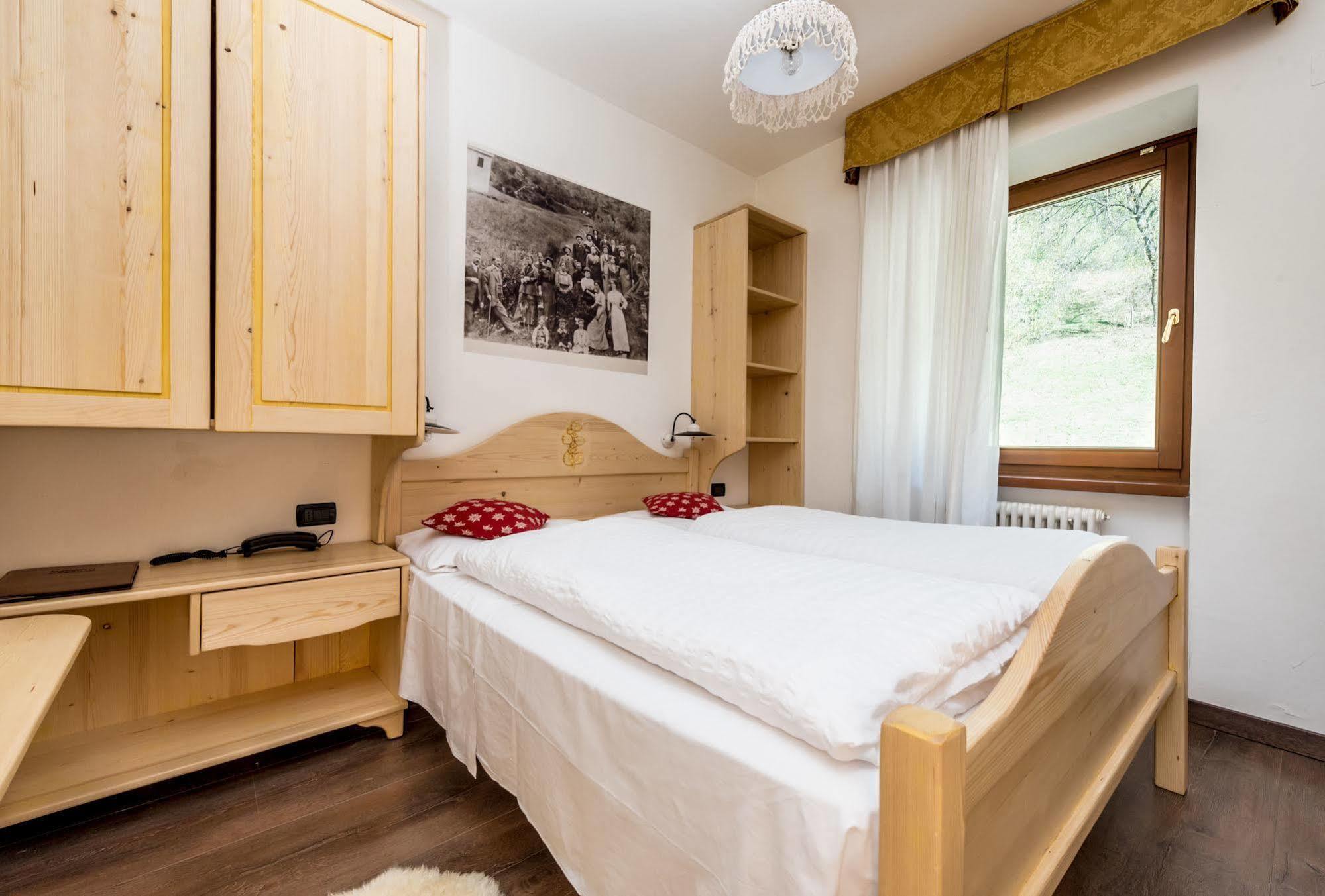 Hotel Pezzotti Пеллиццано Экстерьер фото