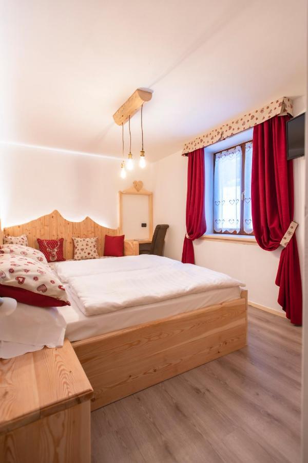 Hotel Pezzotti Пеллиццано Экстерьер фото